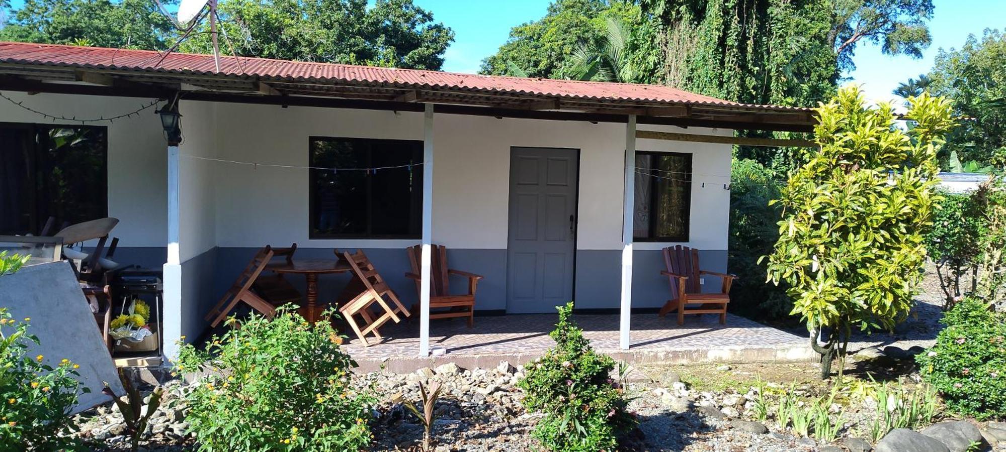 Cabinas Los Tucanes Кахуита Екстериор снимка